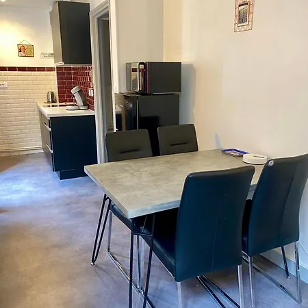 2 Pieces Au Coeur De Paříž